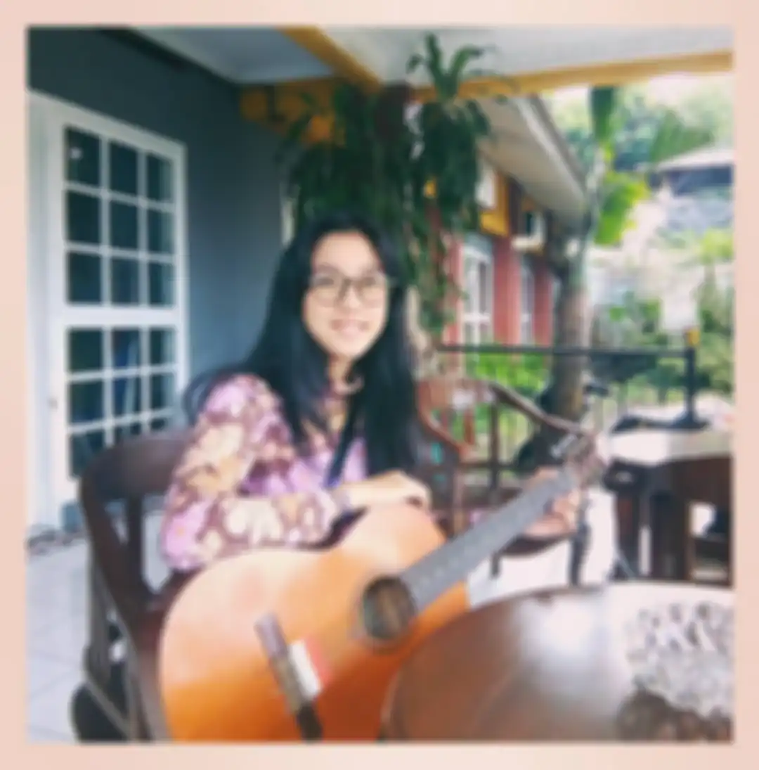 Pemeran Ronaldowati cantik dan pandai main gitar