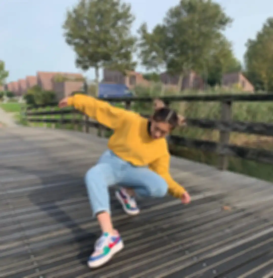 Padu padan outfit kuning ala Amanda Caesa.