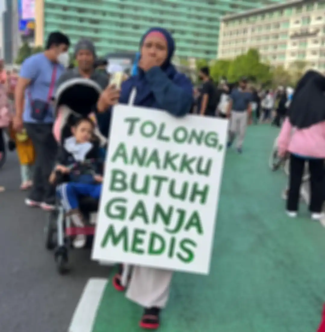 Aksi damai Ibu Santi cari pengobatan untuk anaknya Pika