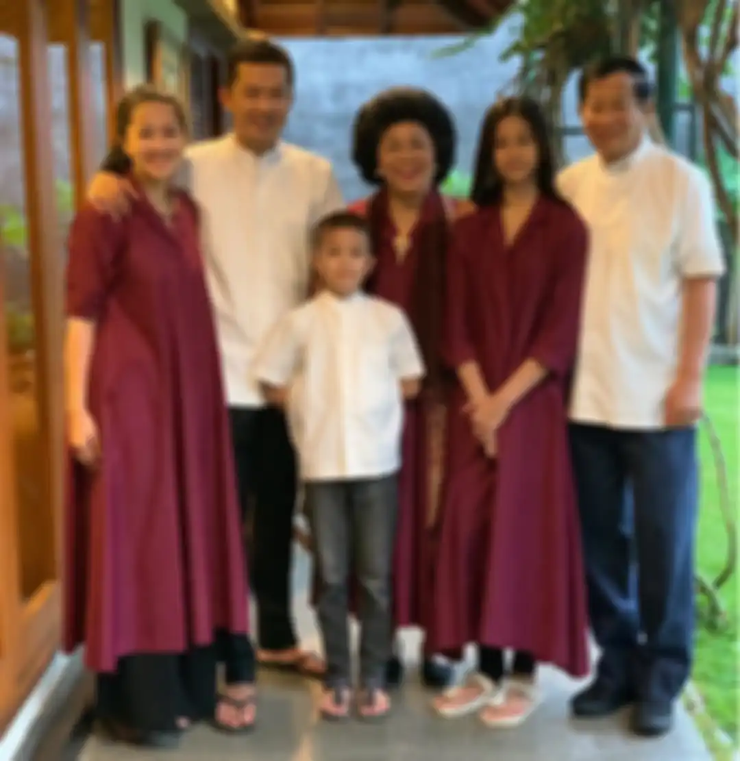 Momen lebaran keluarga Taufik Hidayat