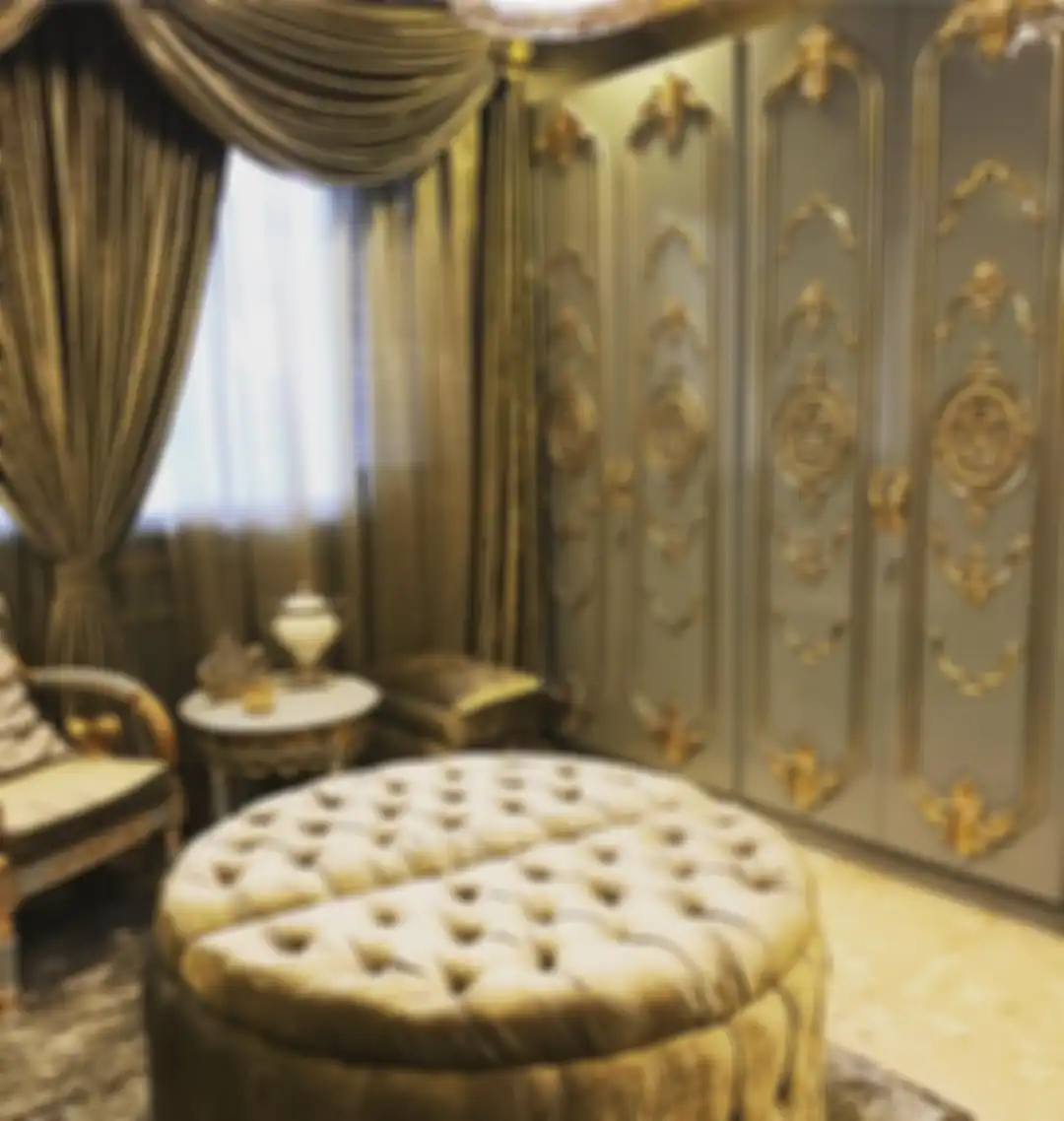 Lemari dan tempat duduk santai di kamar Tasya Farasya