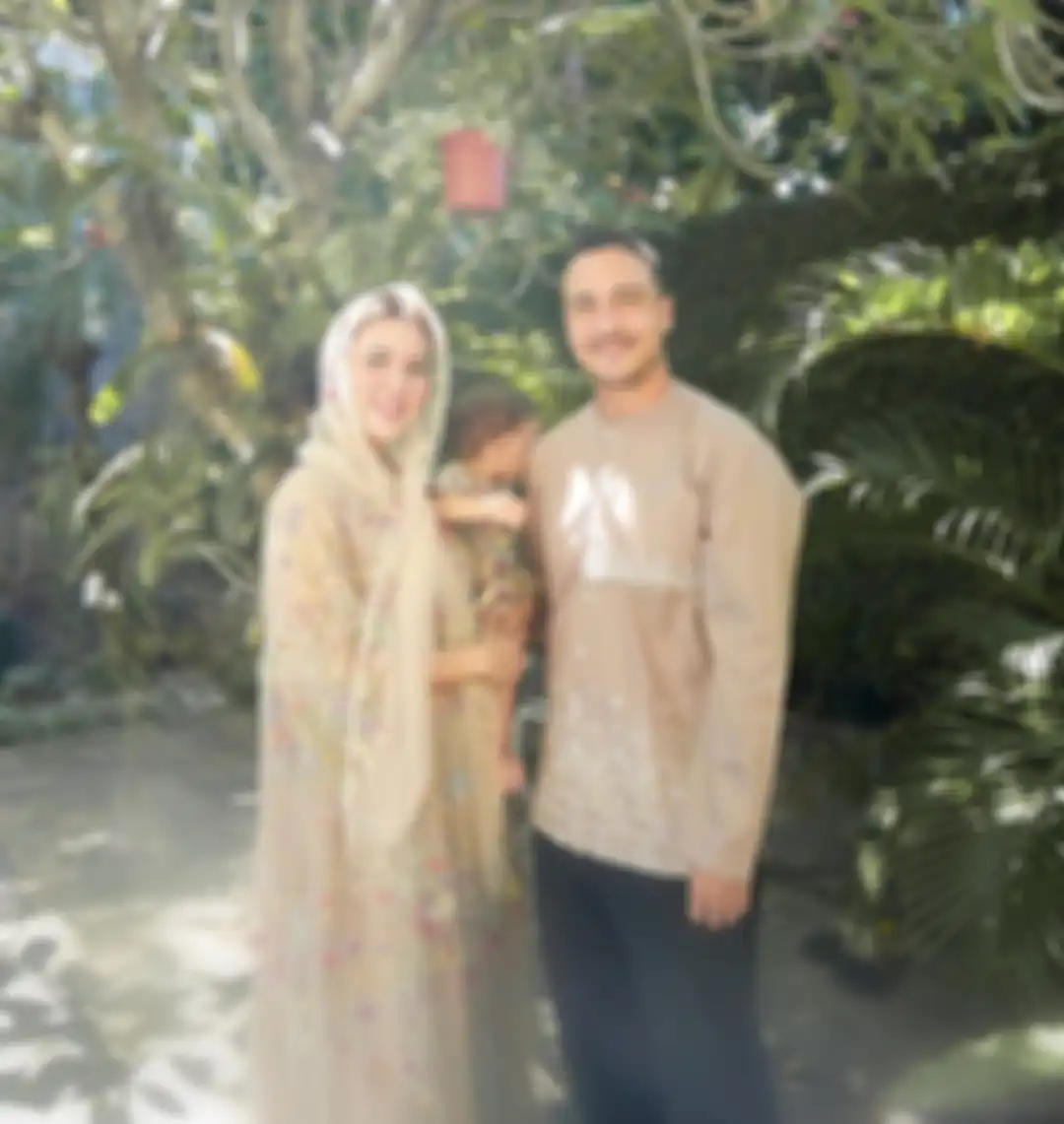 Raisa Andriana dan keluarga di hari lebaran