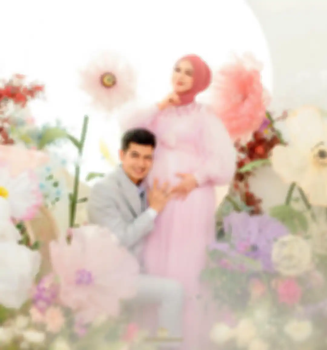 Maternity photoshoot Ria Ricis dan Teuku Ryan.