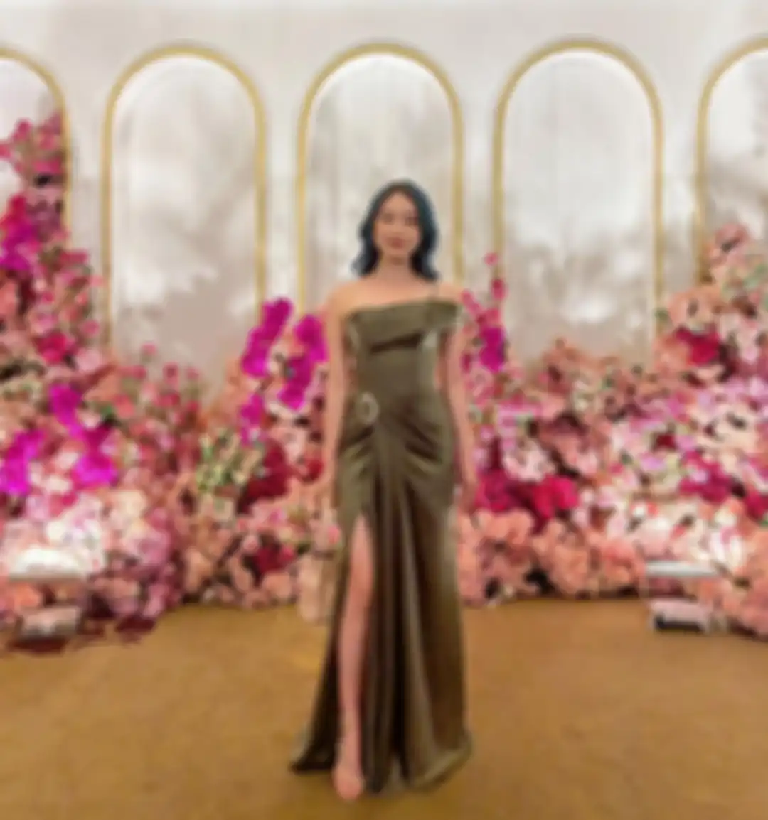 Outfit dress kondangan dari Natasha Wilona yang classy