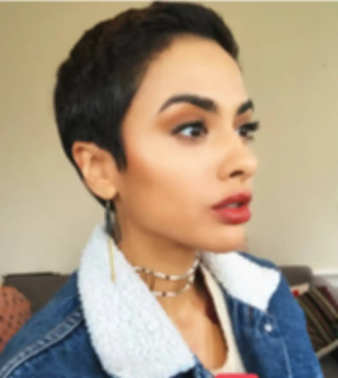 Rambut dengan potongan short pixie