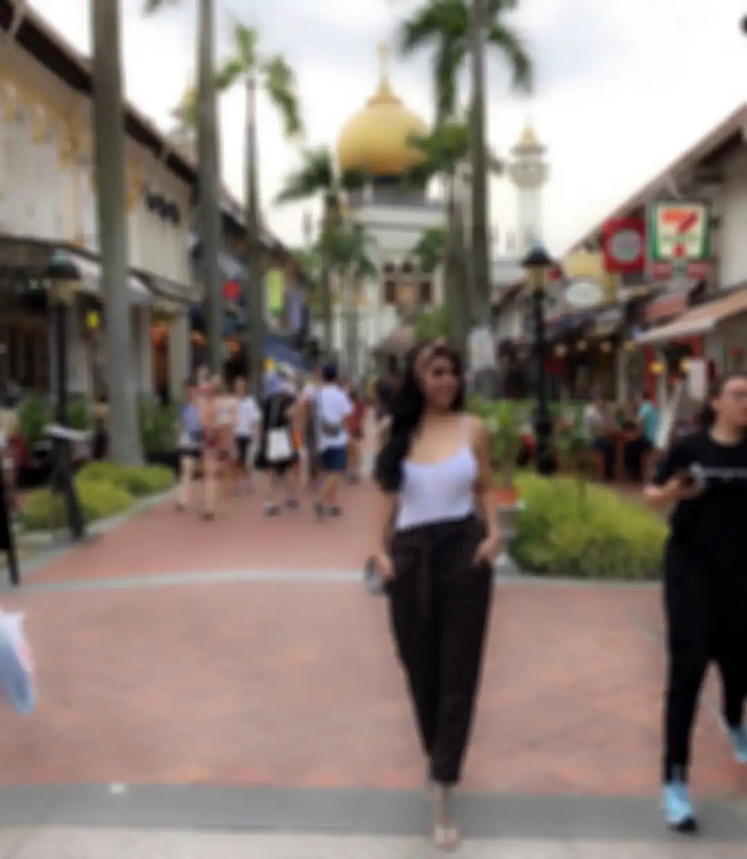 Selebgram Gebby Vesta mendadak menjadi sorotan usai nyolot ke petugas bandara viral.