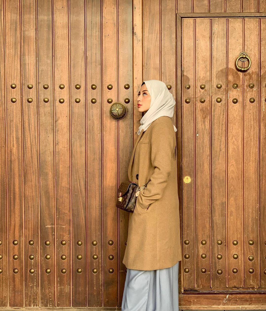 Fashion hijab ayu ala Margin Wieheerm