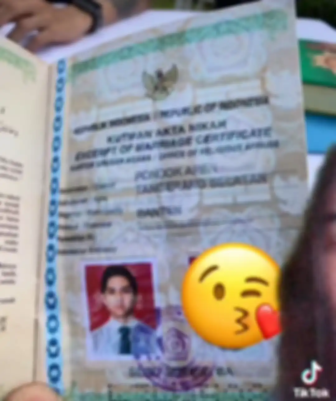 Buku nikah Al yang tersebar