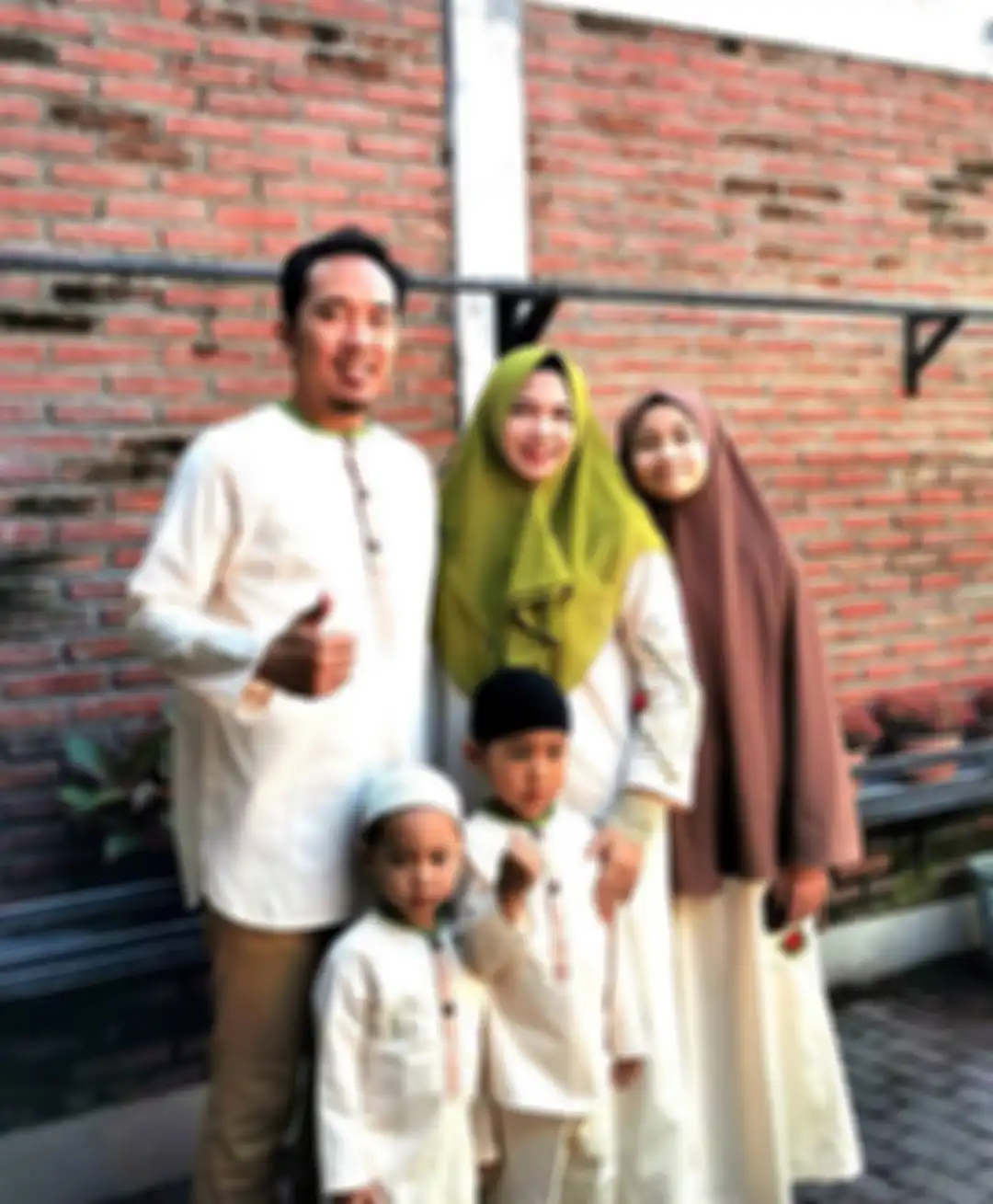 Keluarga Astrid Gayatri, mantan istri Ifan Seventeen