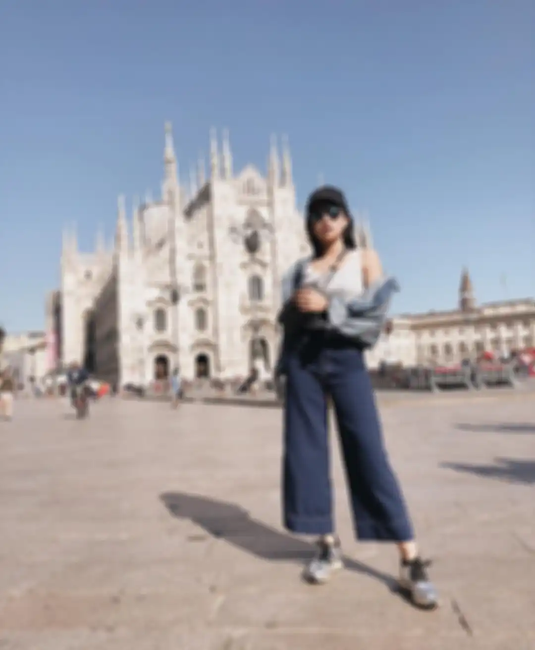 Padu padan jaket denim ala Maudy Ayunda