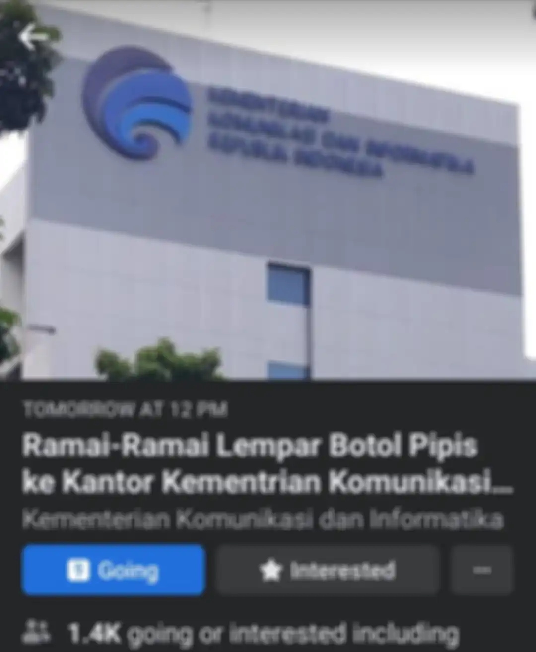 Viral ajakan lempar botol ke kantor Kominfo di Facebook.