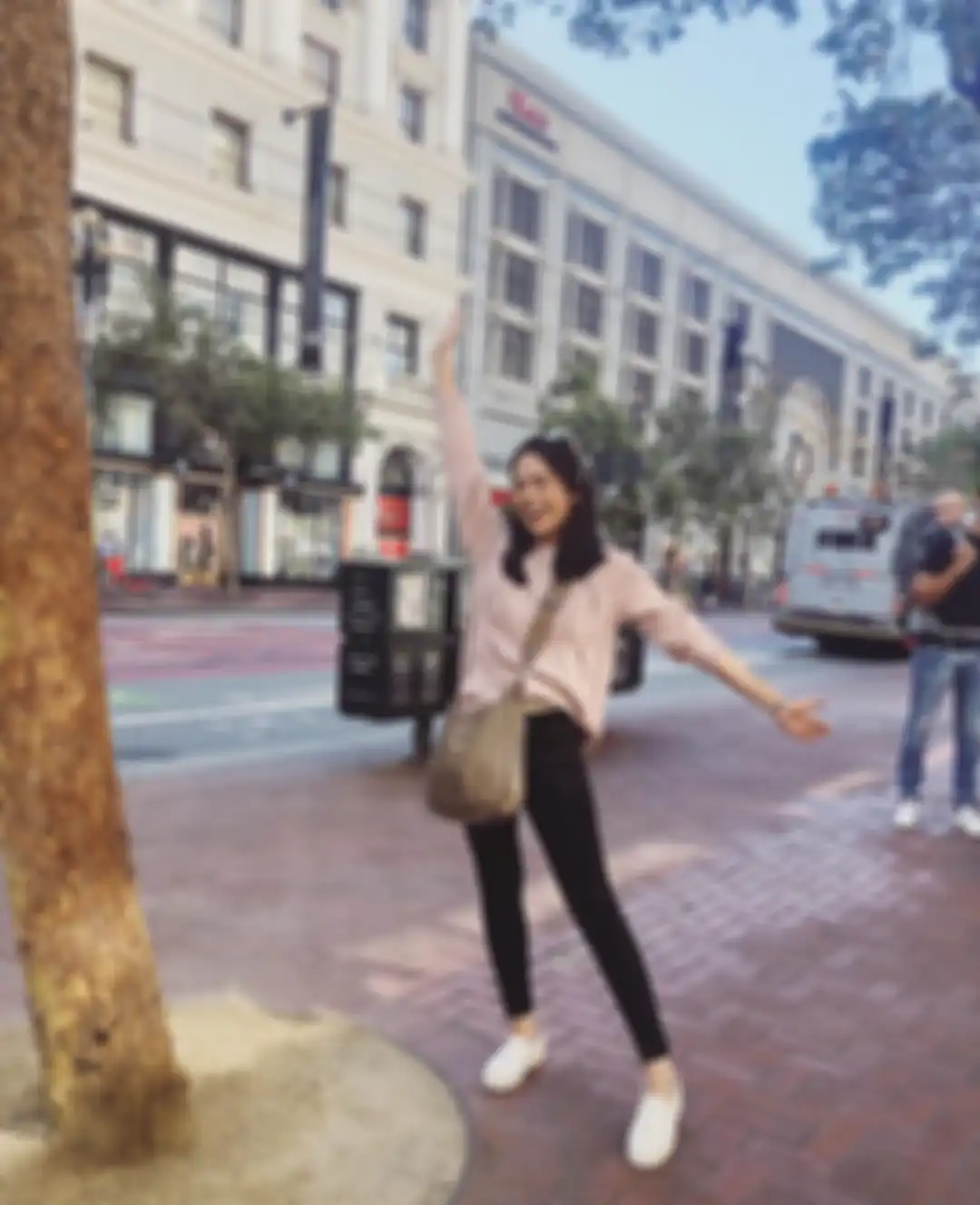 Foto pertama Maudy Ayunda menjejakkan kaki di San Fransisco pada 7 September 2019. 