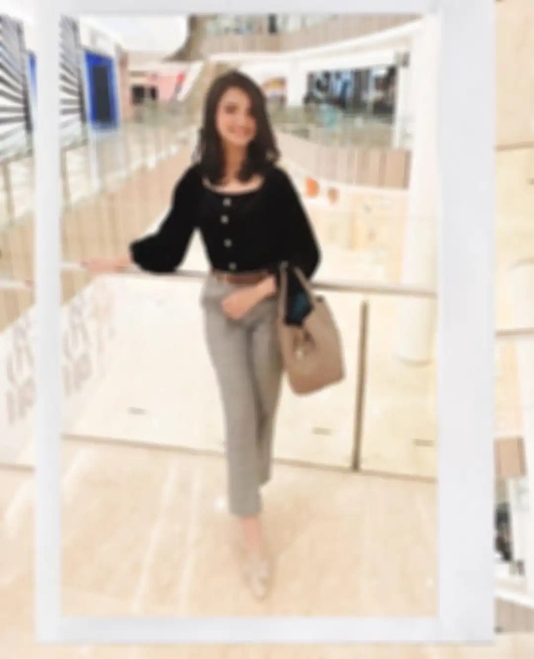 Gaya simpel Sabrina Anggraini