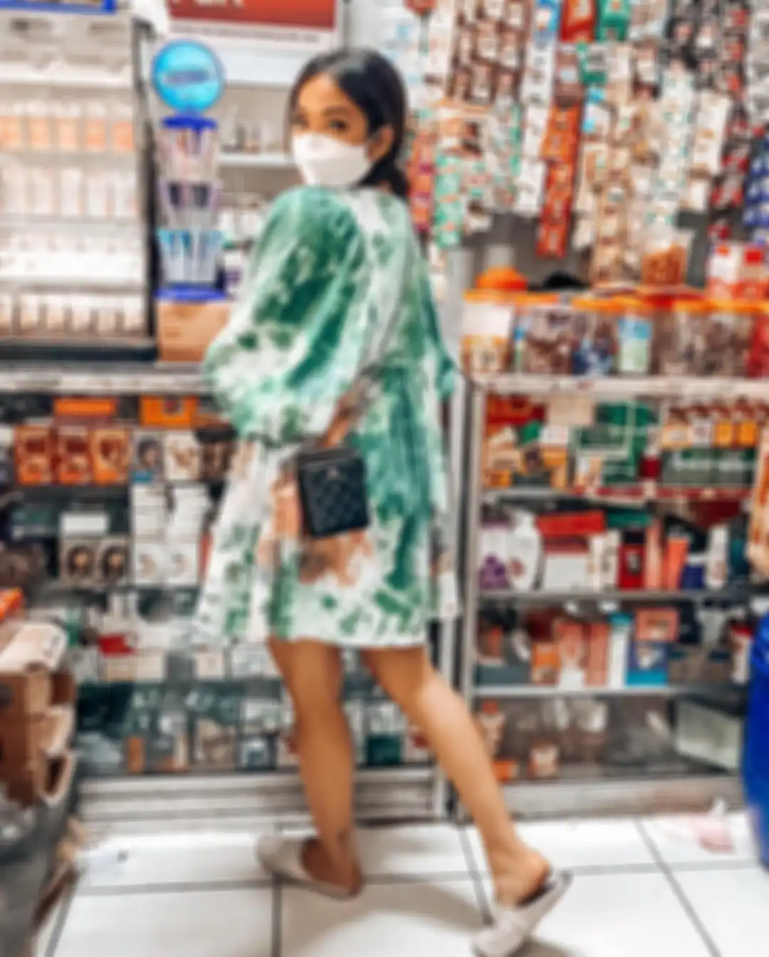 Gisel mengakui ayahnya memiliki agama yang berbeda. Ibunda Gempi senang ikut lebaran di kampung omanya. Foto lebaran Gempi dikomentari.