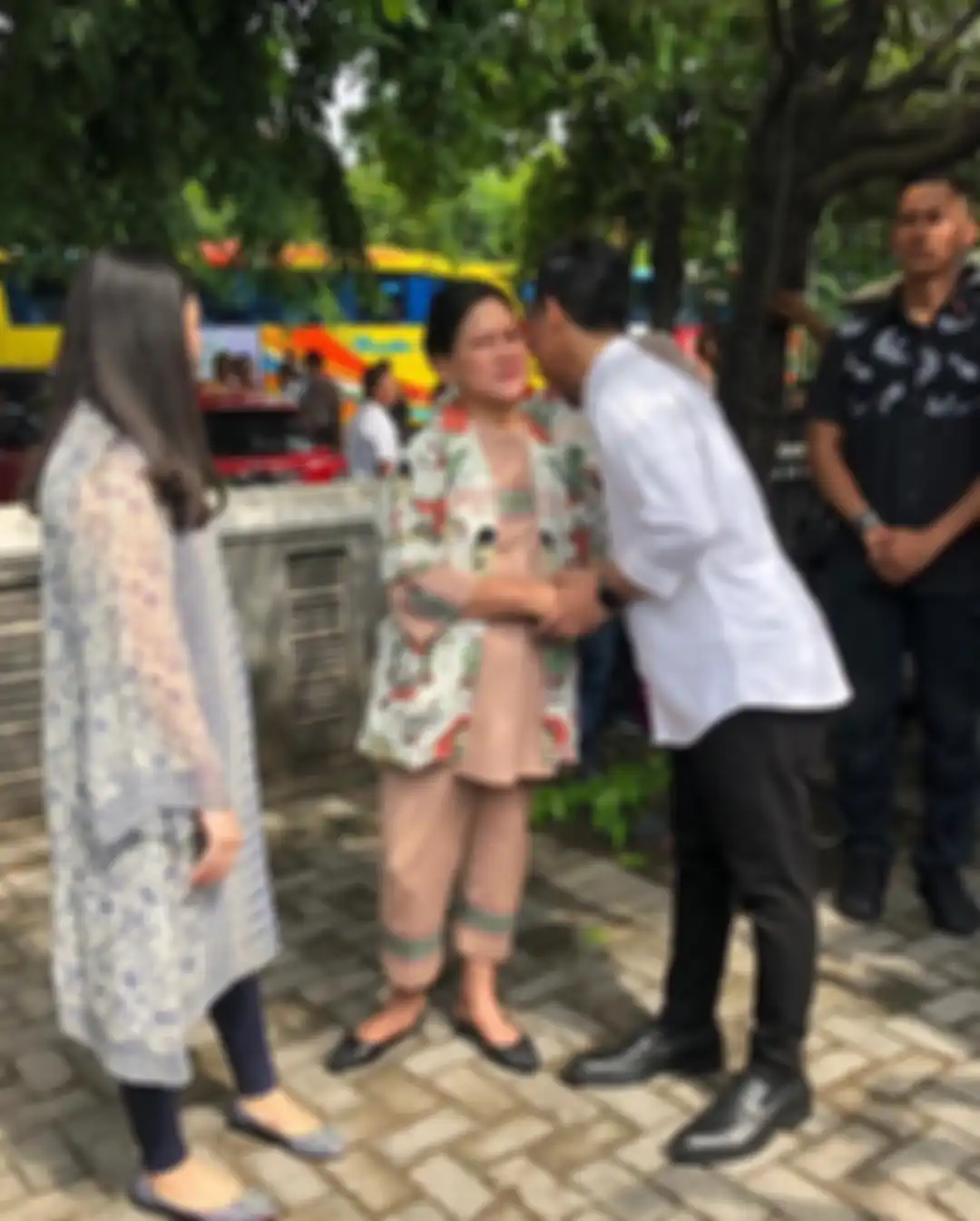Penampilan sederhana Selvi Ananda 