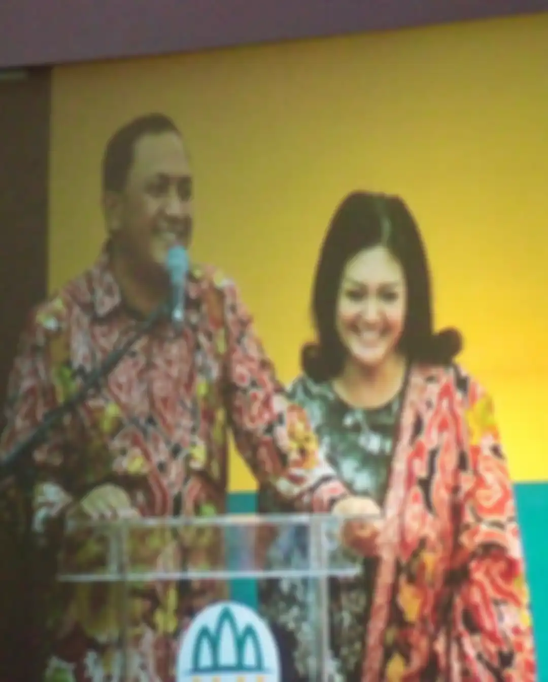 Bella Saphira dampingi suaminya