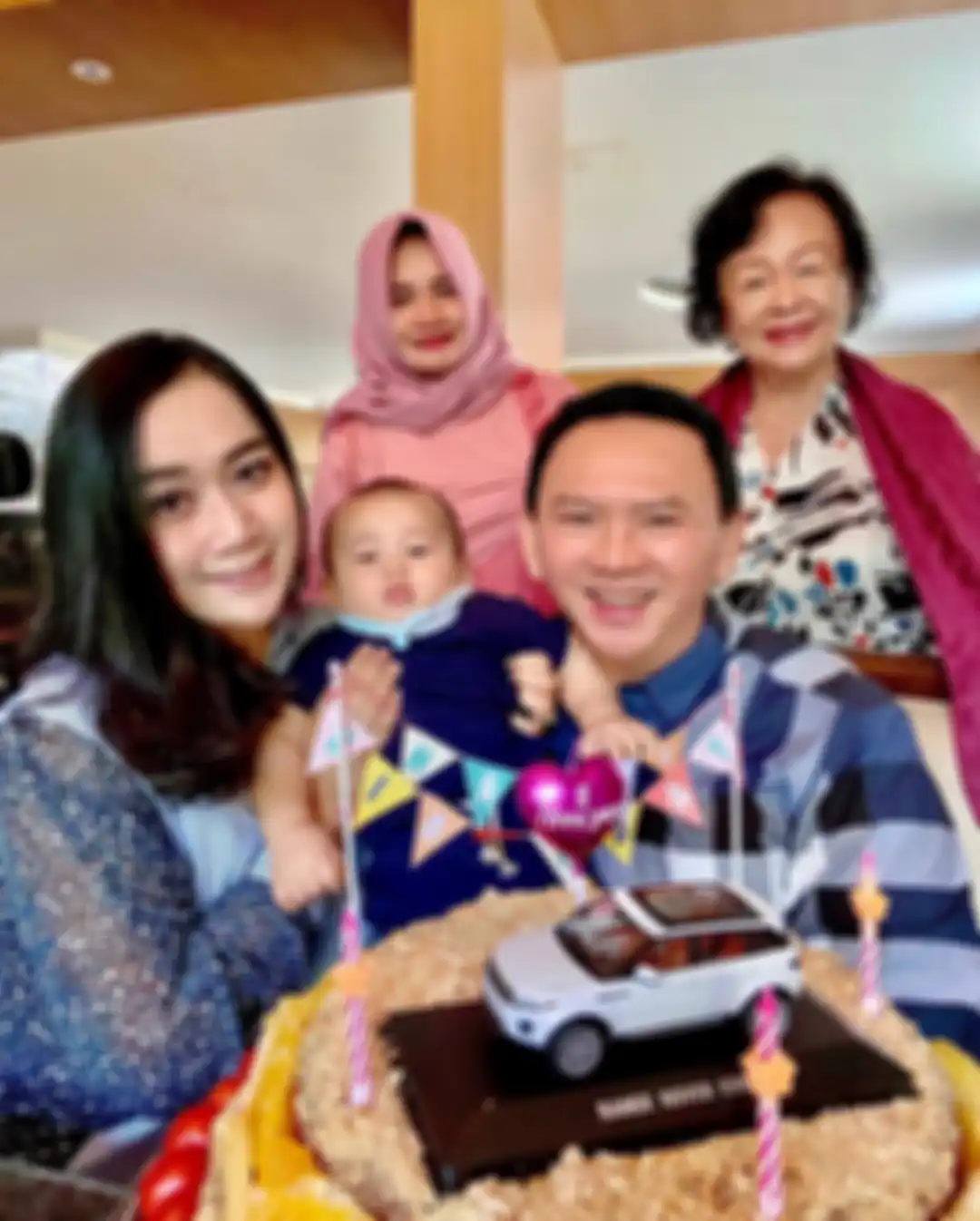 Foto ibunda Puput Nastiti Devi yang jarang muncul hingga membuat publik penasaran pertama kali beredar di Instagram.