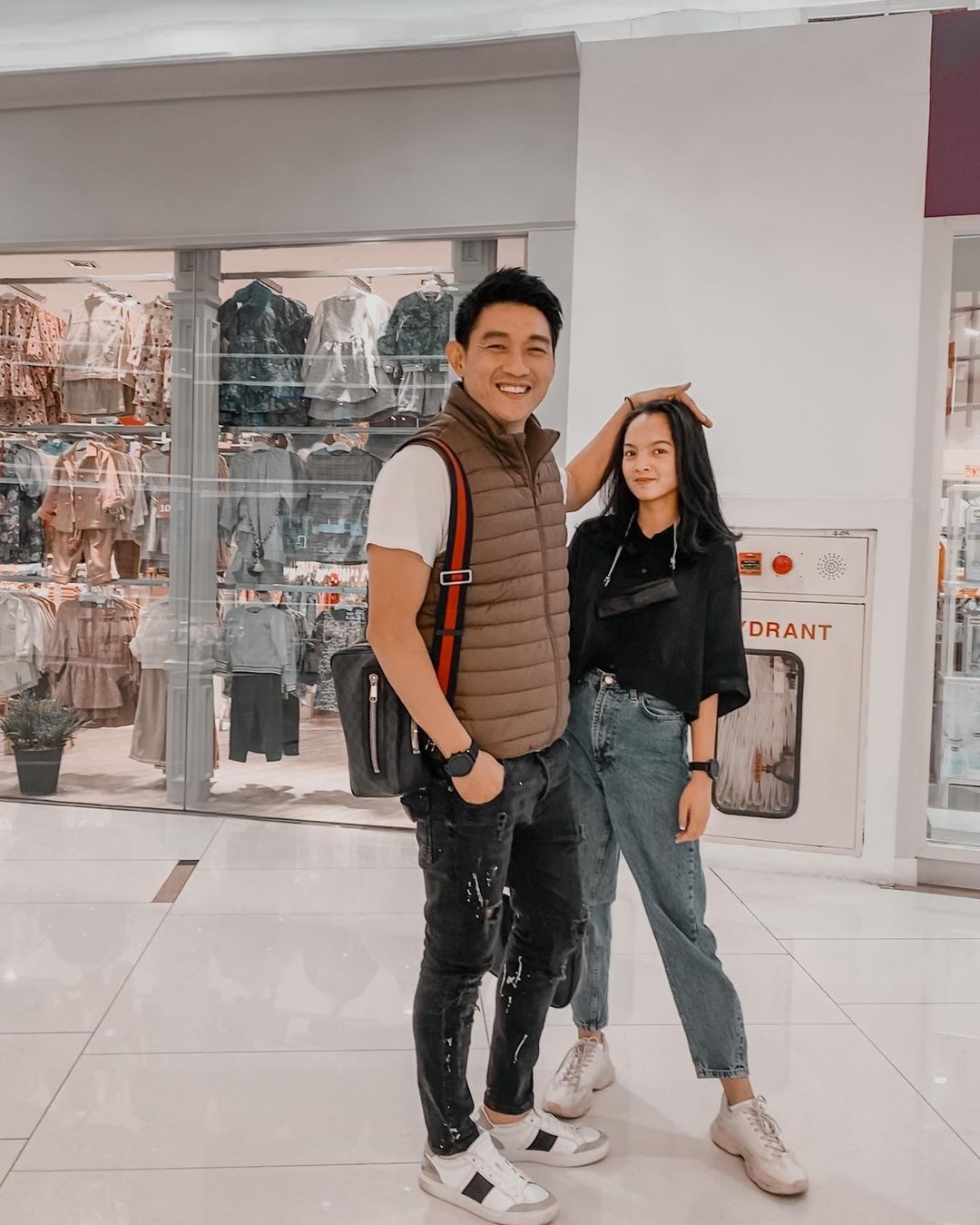 Gaya fashion kasual Safa Ricci Amanda, putri sambung Ifan Seventeen 