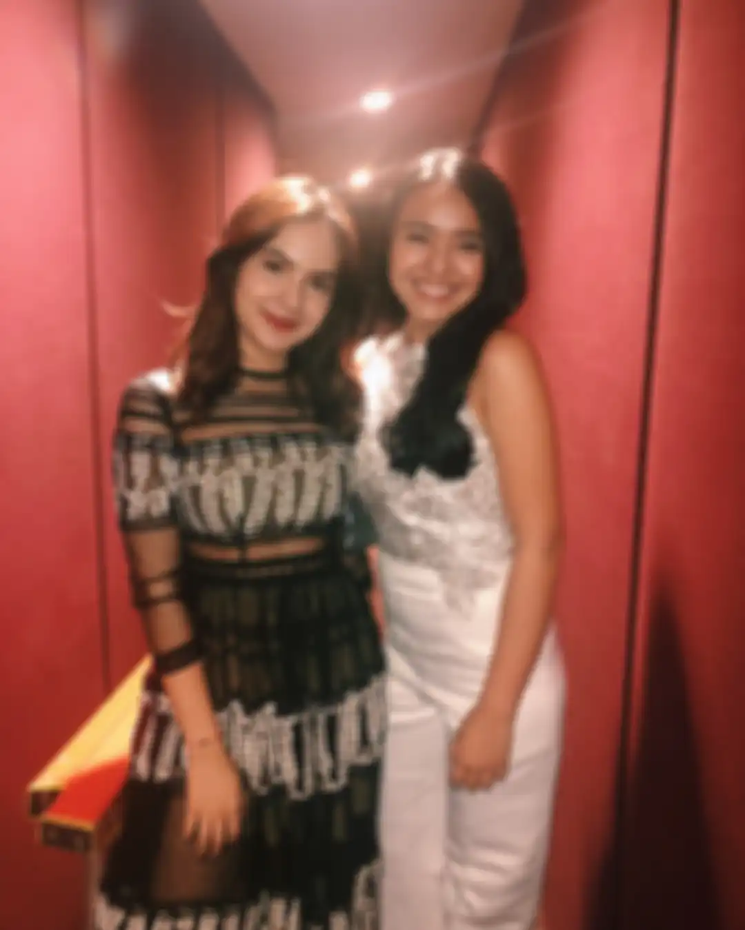 Outfit kondangan ala Steffi Zamora