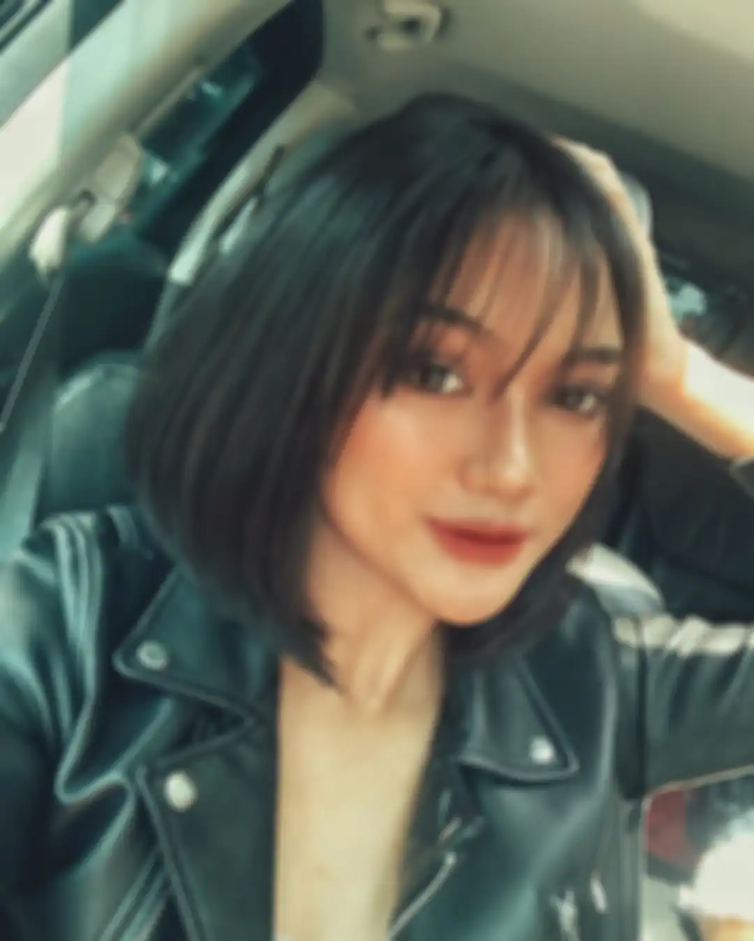 Tampilan baru Marion Jola dengan gaya rambut bob yang super pendek