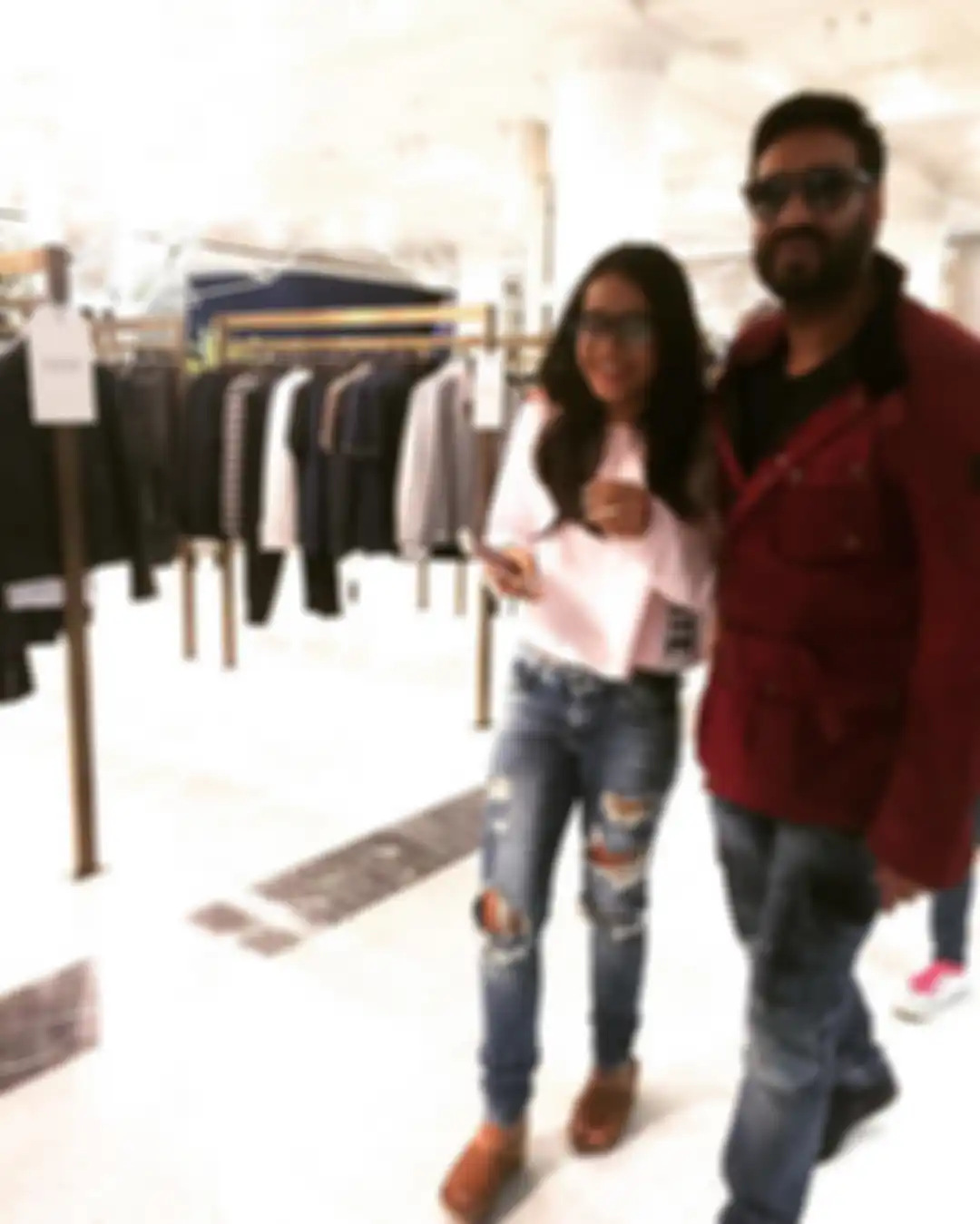Putri Kajol, Nysa Devgan dan ayahnya, Ajay Devgan