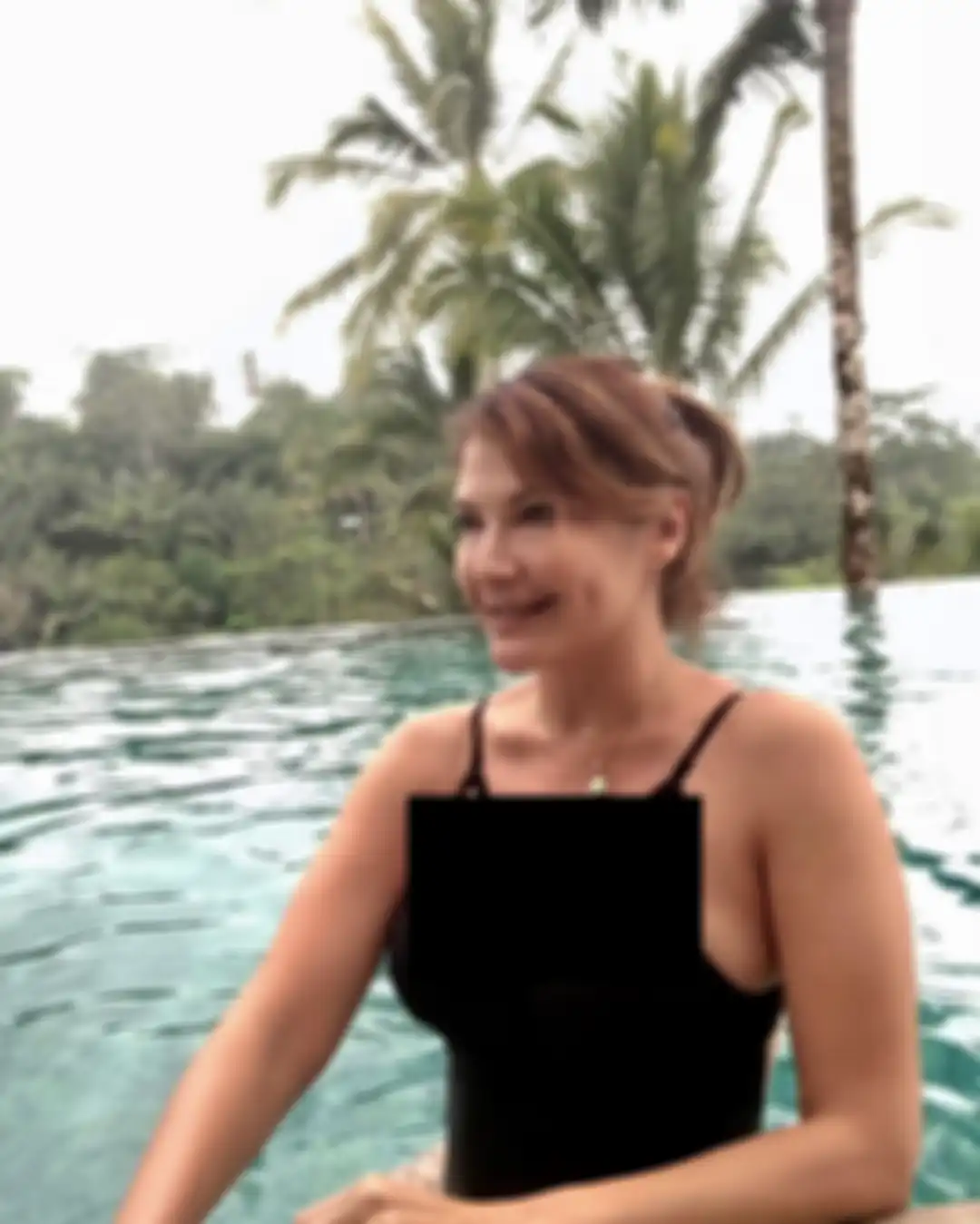 Foto Tamara Bleszynski banjir hujatan
