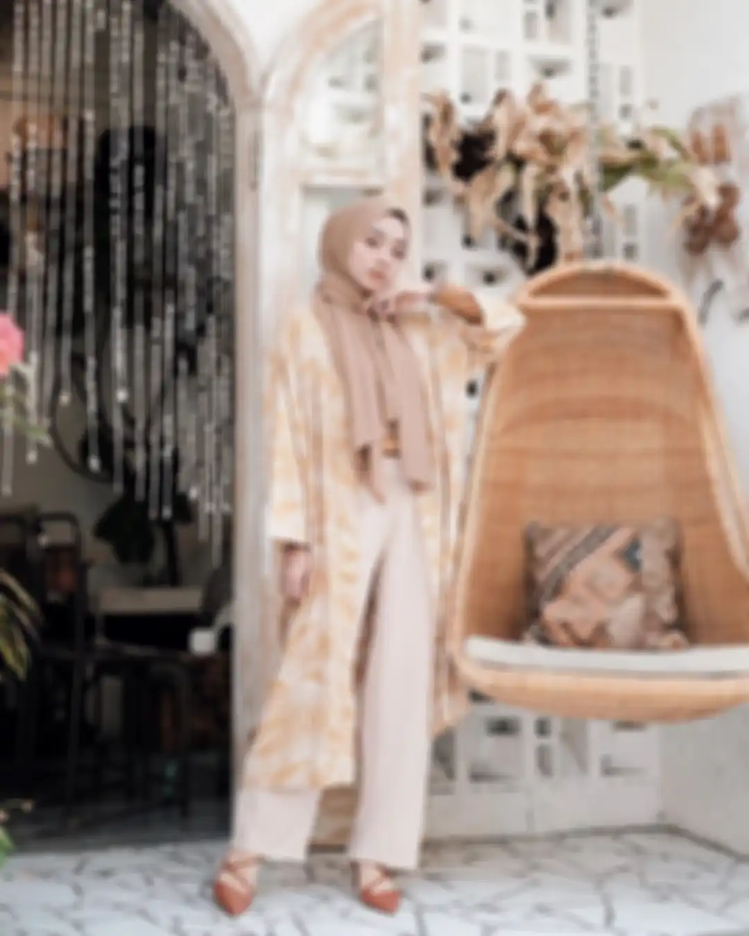 OOTD hijab floral ala selebgram Meirani Amalia