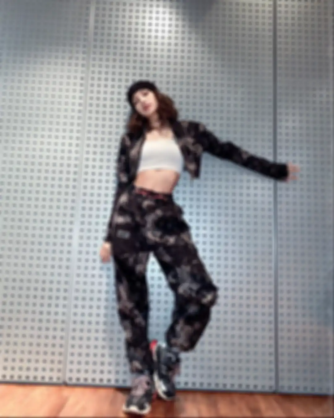 Fashion crop top ala Lisa BLACKPINK