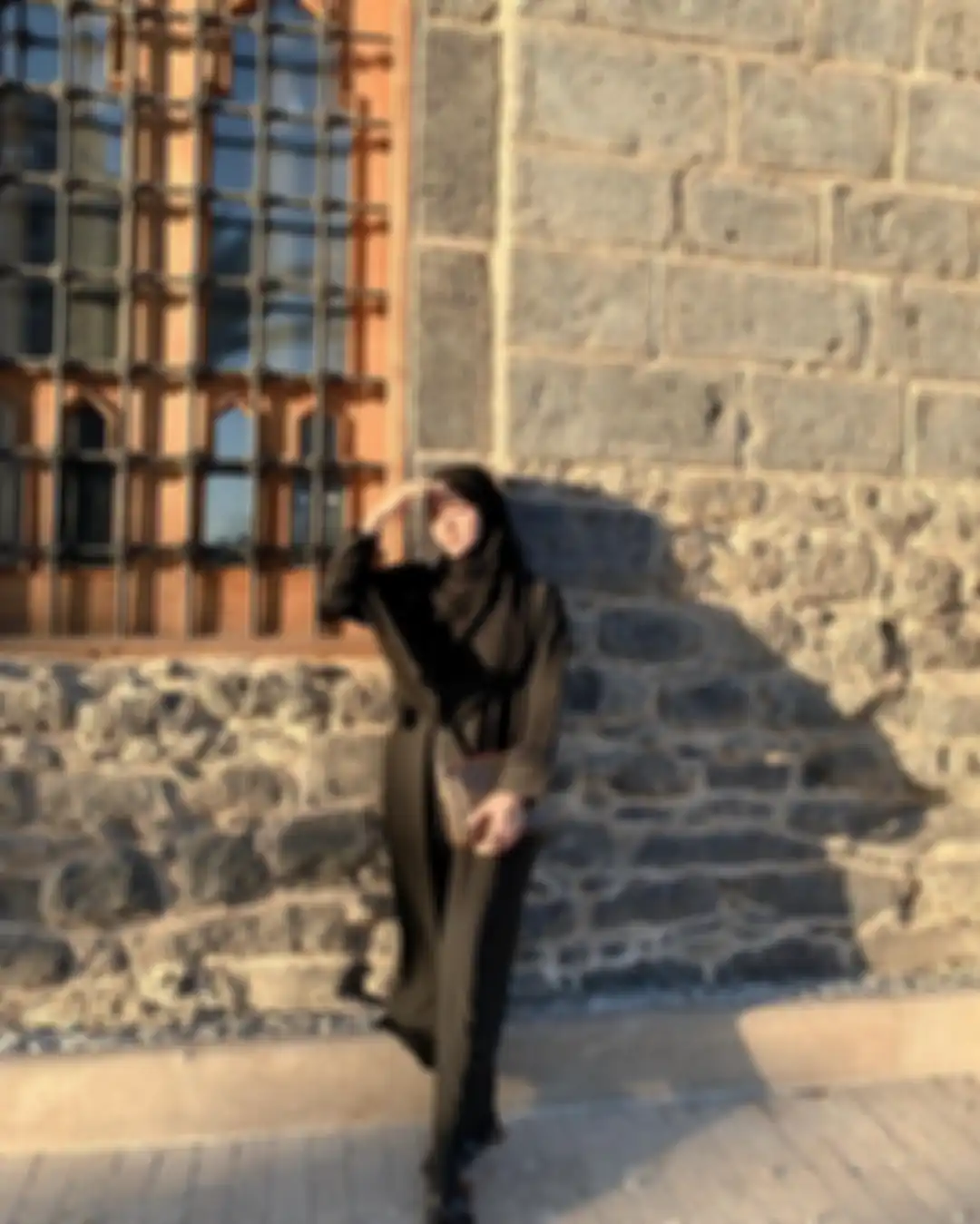 Fashion hijab ayu ala Margin Wieheerm