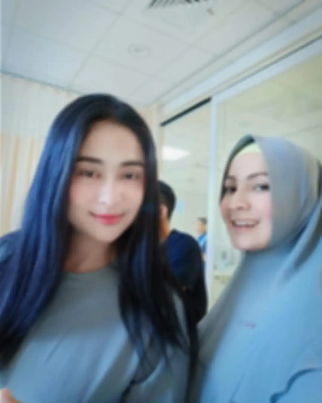 Foto cantik Erlin Sarintan, selebriti yang bikin Dewi Perssik berduka saat momen Lebaran tahun 2021. Keduanya sudah bersahabat sejak lama. 
