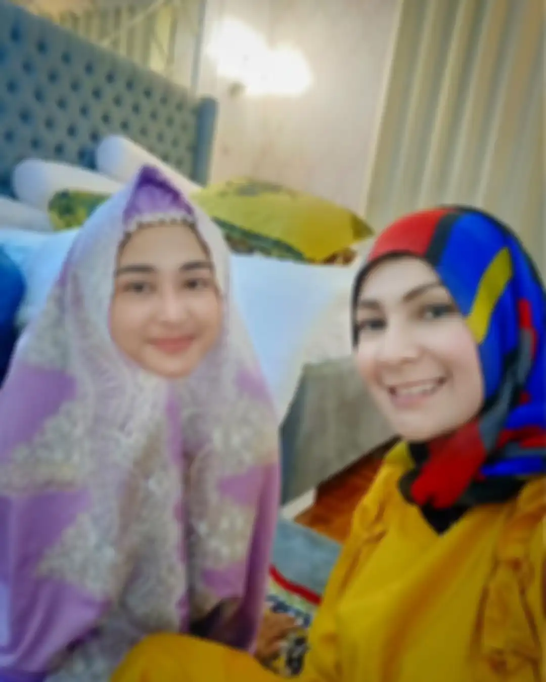 Foto cantik Erlin Sarintan, selebriti yang bikin Dewi Perssik berduka saat momen Lebaran tahun 2021. Keduanya sudah bersahabat sejak lama. 