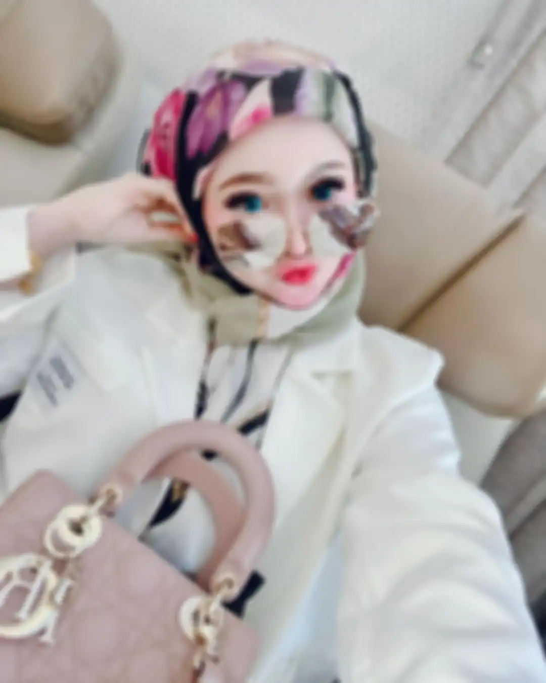 Herlin Kenza Penampilannya yang Disebut Mirip Boneka!
