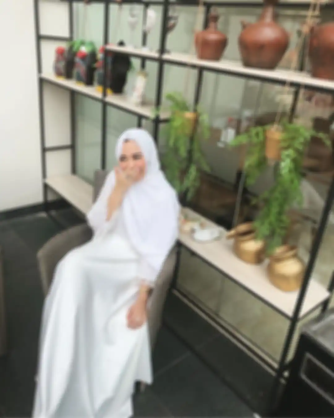 Di media sosial, Aurellia Renatha mengunggah foto Kombes Rachmat Widodo saat muda. Ini pesan pilu Aurellia Renatha pada ayahnya. 