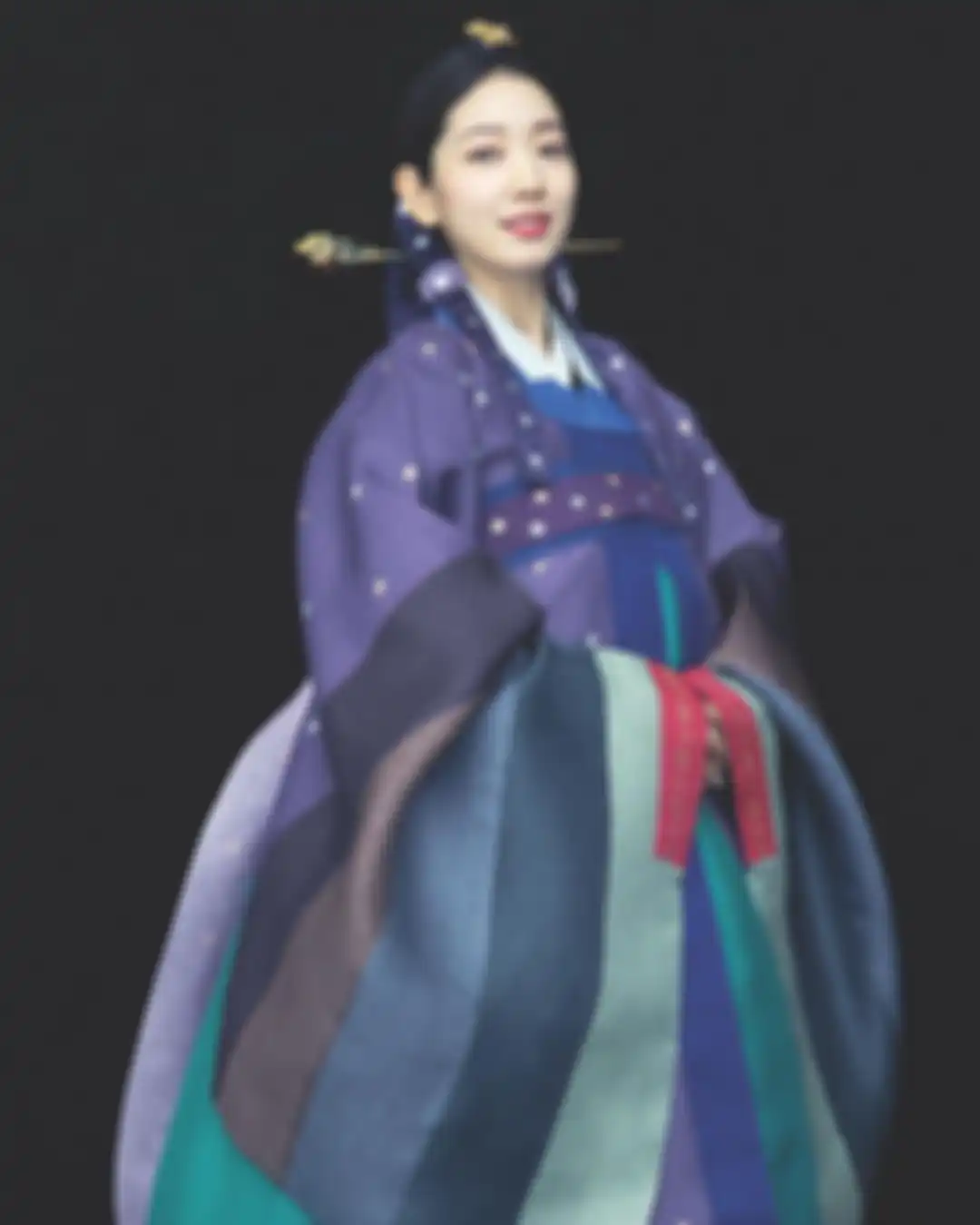 Park Shin Hye mengenakan hanbok.