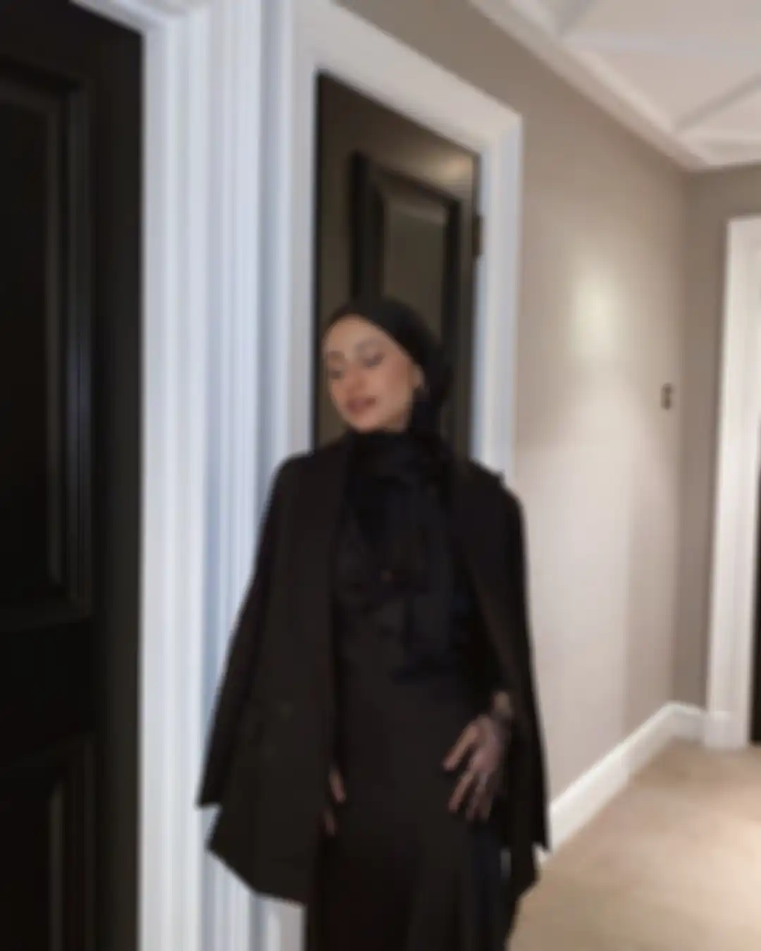Gaya hijab formal ala lady boss selebgram Tasnim Shah