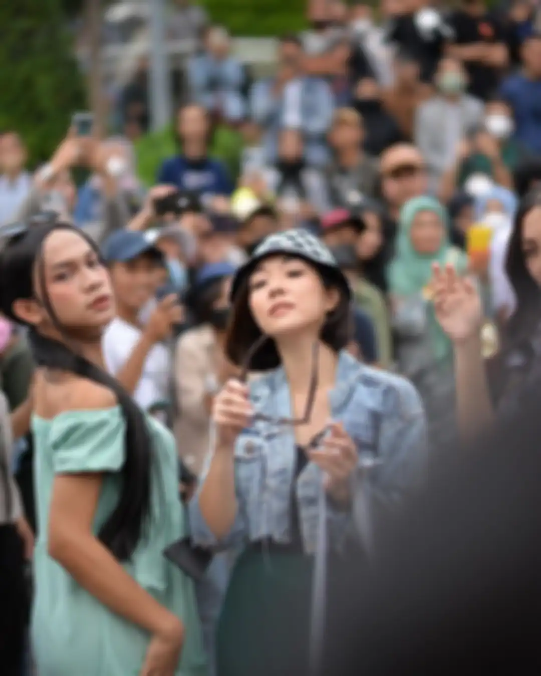 Gisel yang jalan-jalan di Citayam Fashion Week panen hujatan langsung pamer foto perawatan wajah. Dapat cuan baru?