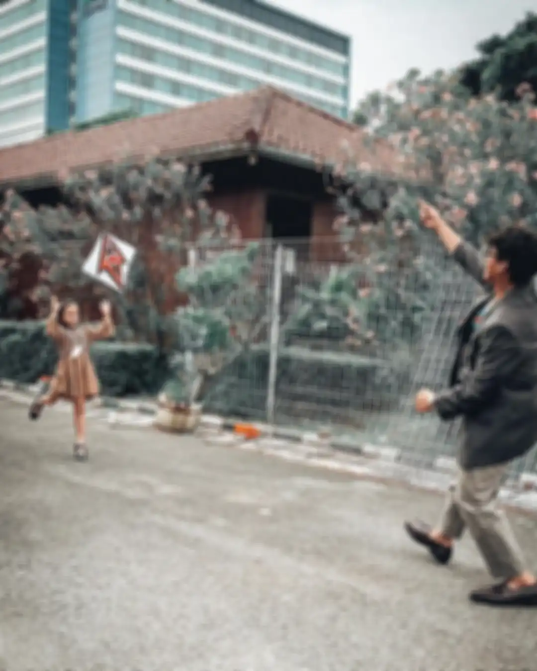 Inilah 4 foto Gempi pertama kali nonton festival musik. Gisel ngakak anaknya salting minta Ardhito Pramono jemput di rumah.