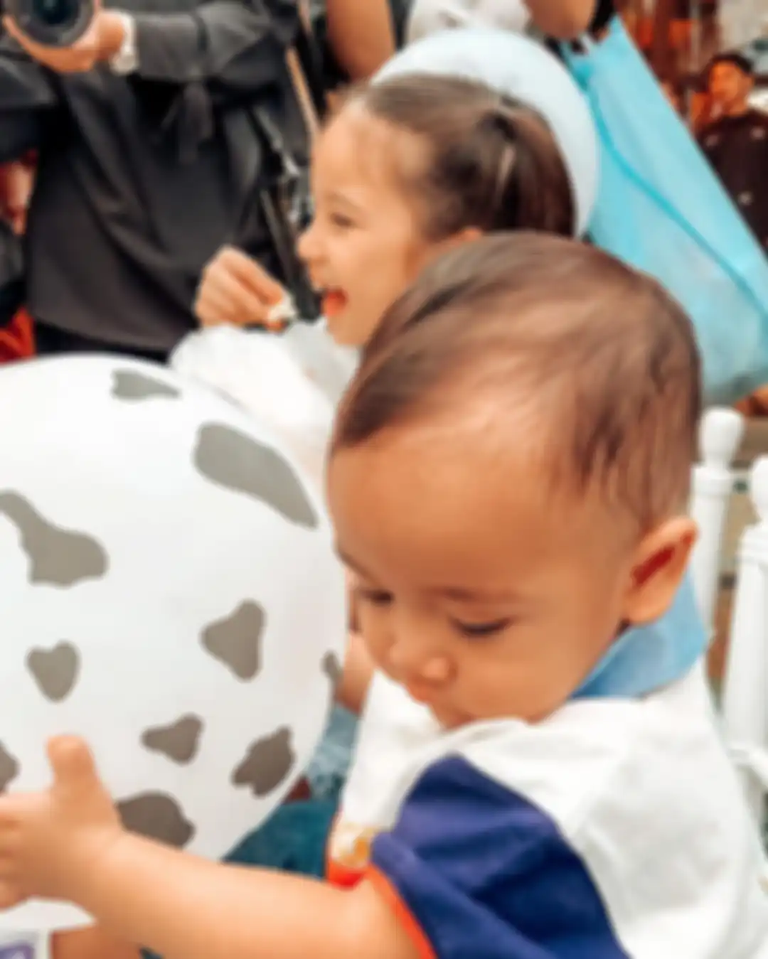 Melihat foto Rayyanza Malik Ahmad meminta makanan Gempi, netizen titip pesan begini ke Gisella Anastasia.