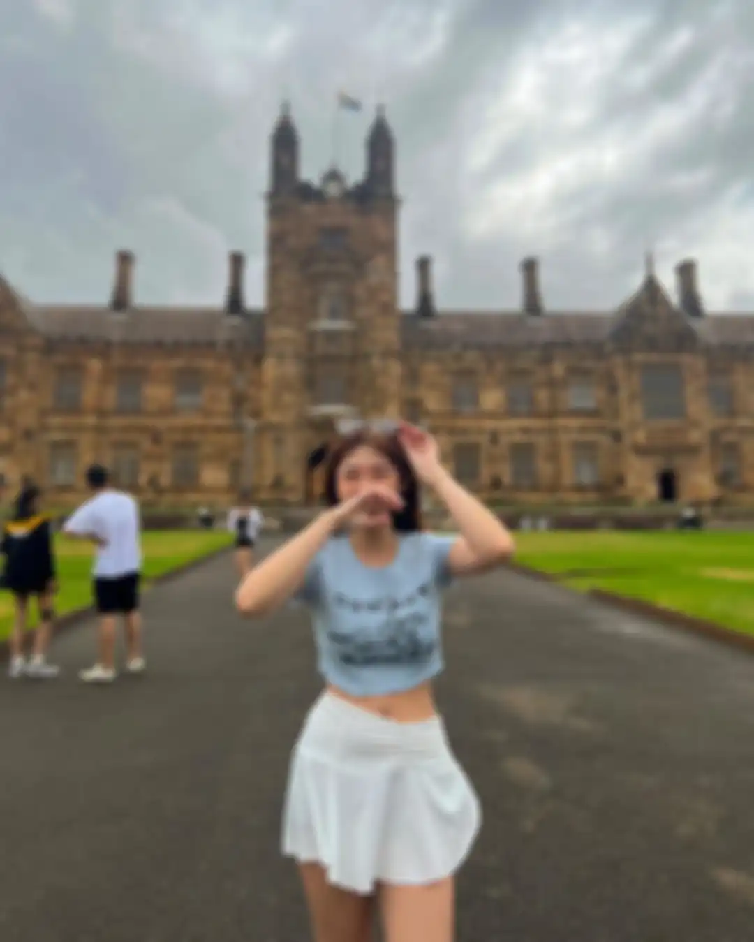 Outfit crop top Livy Renata ala Korea