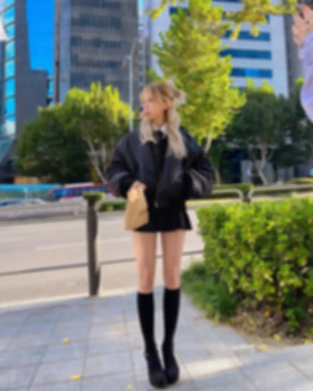Outfit rok mini Jeon Somi