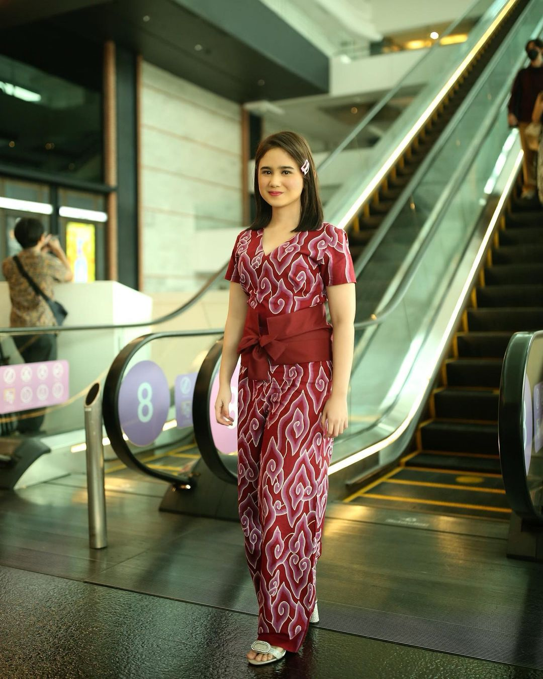 Ide outfit merah putih buat 17an di kantor