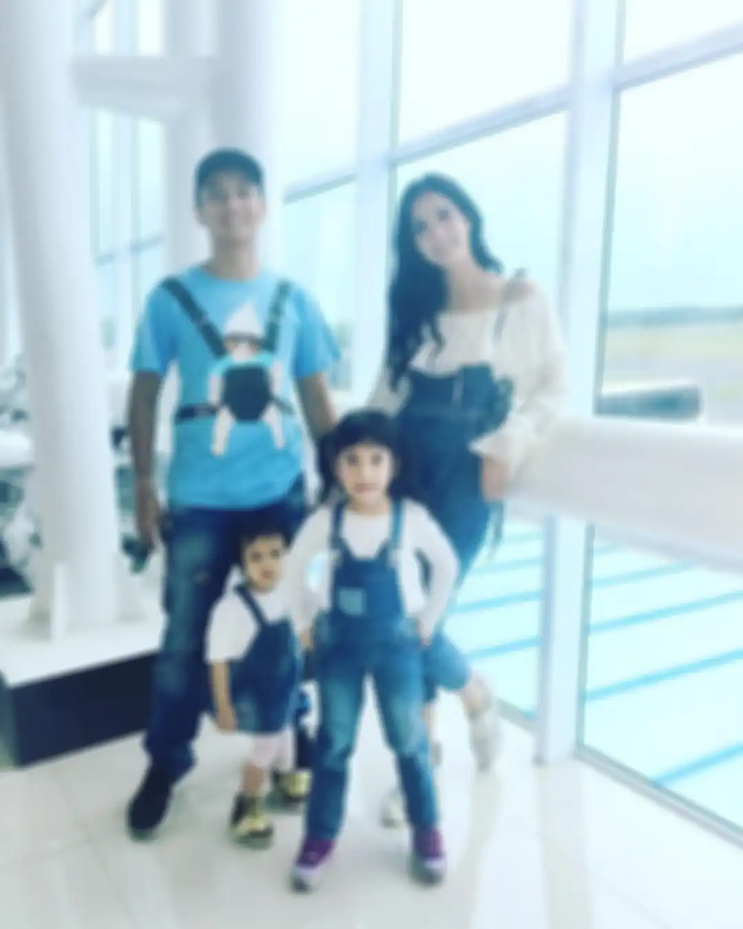 Fanny Fabriana bersama keluarga kecilnya