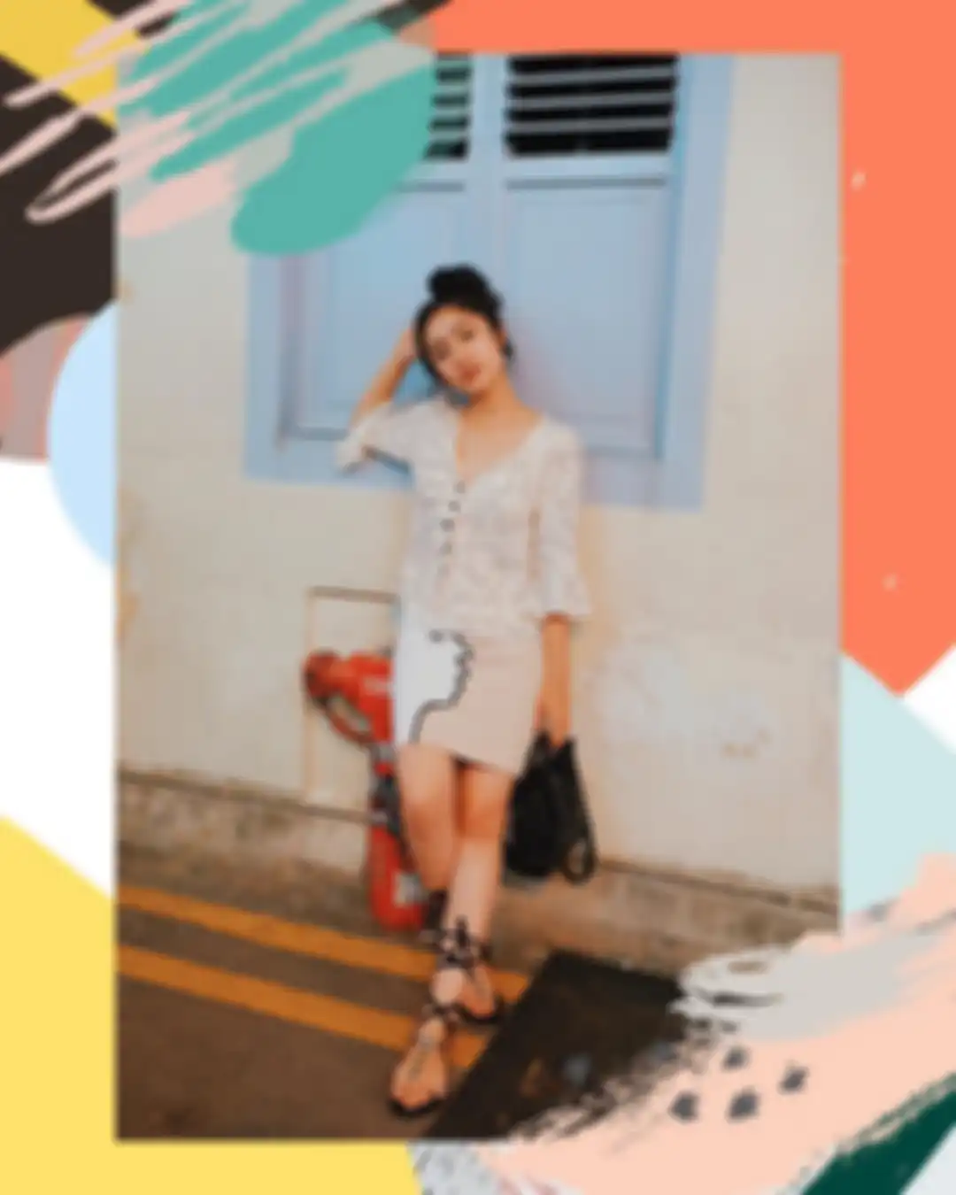 Style dengan rambut top knot ala Febby Rastanty