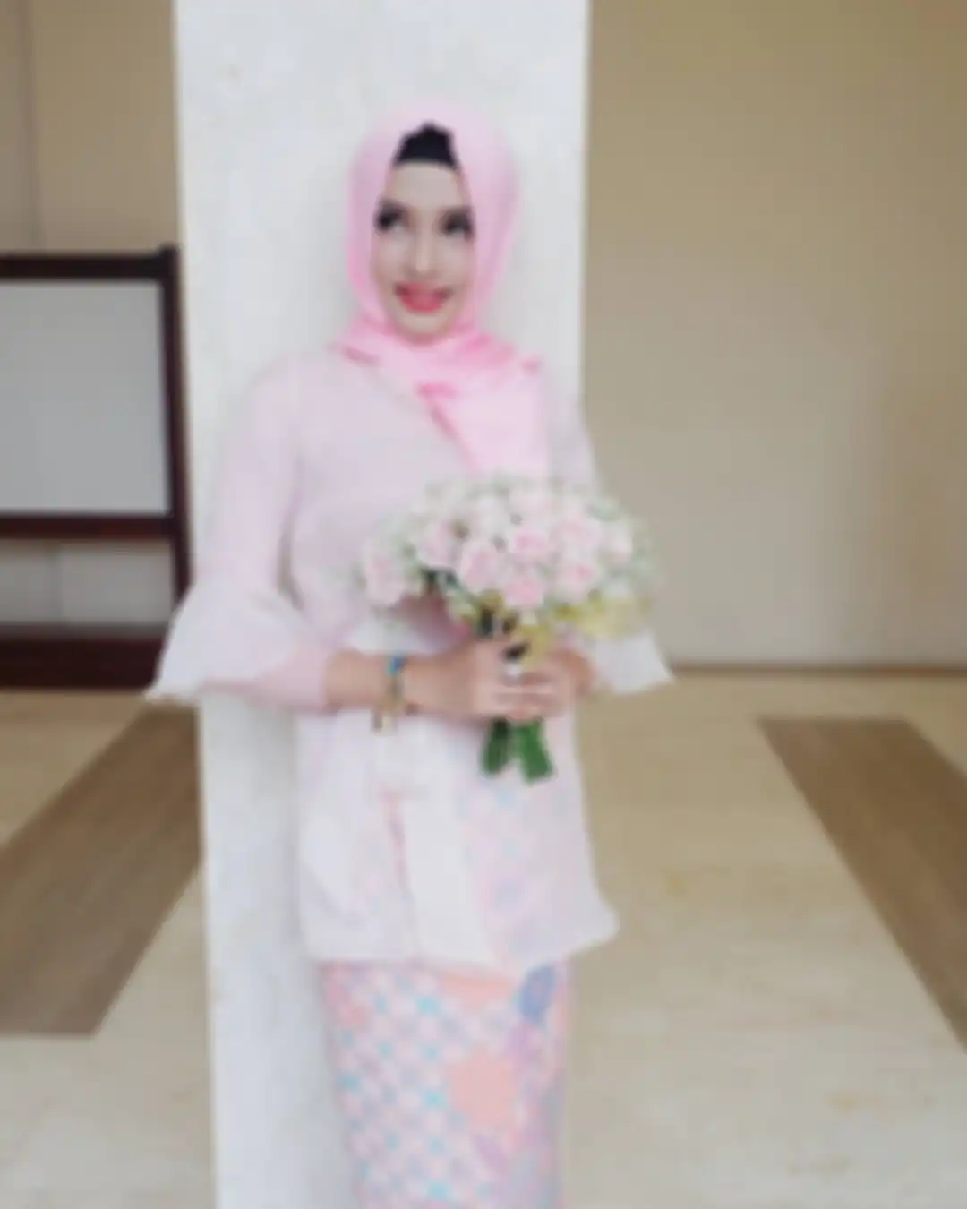 6 Potret Cantik Yulistra Ivo, Istri Mantan Suami Ussy Sulistiawaty