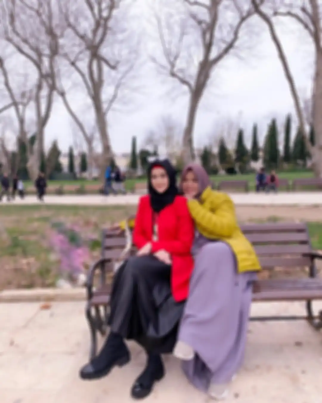 Fashion hijab ala Cut Meyriska