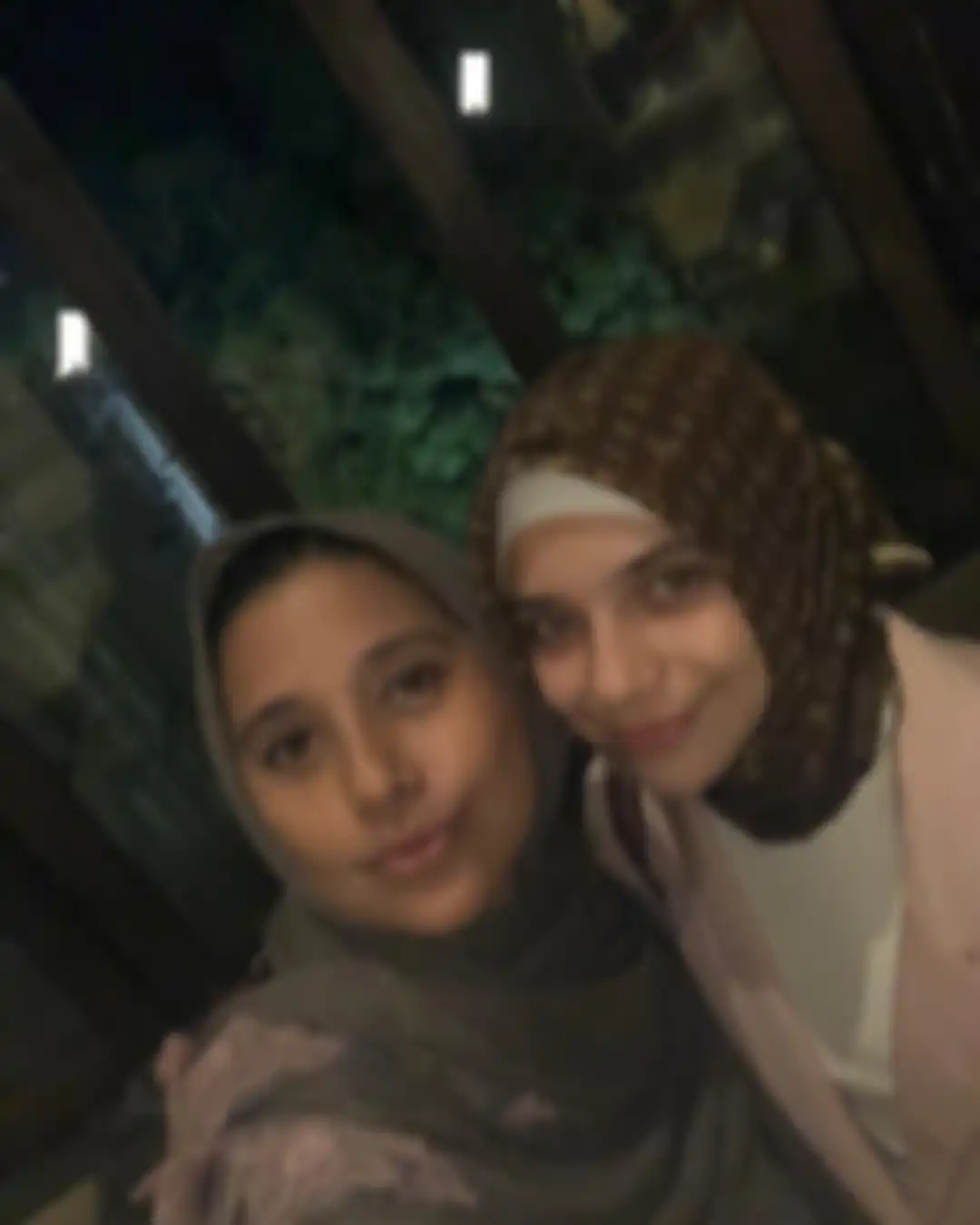 Ayu Azhari & Isabel Tramp
