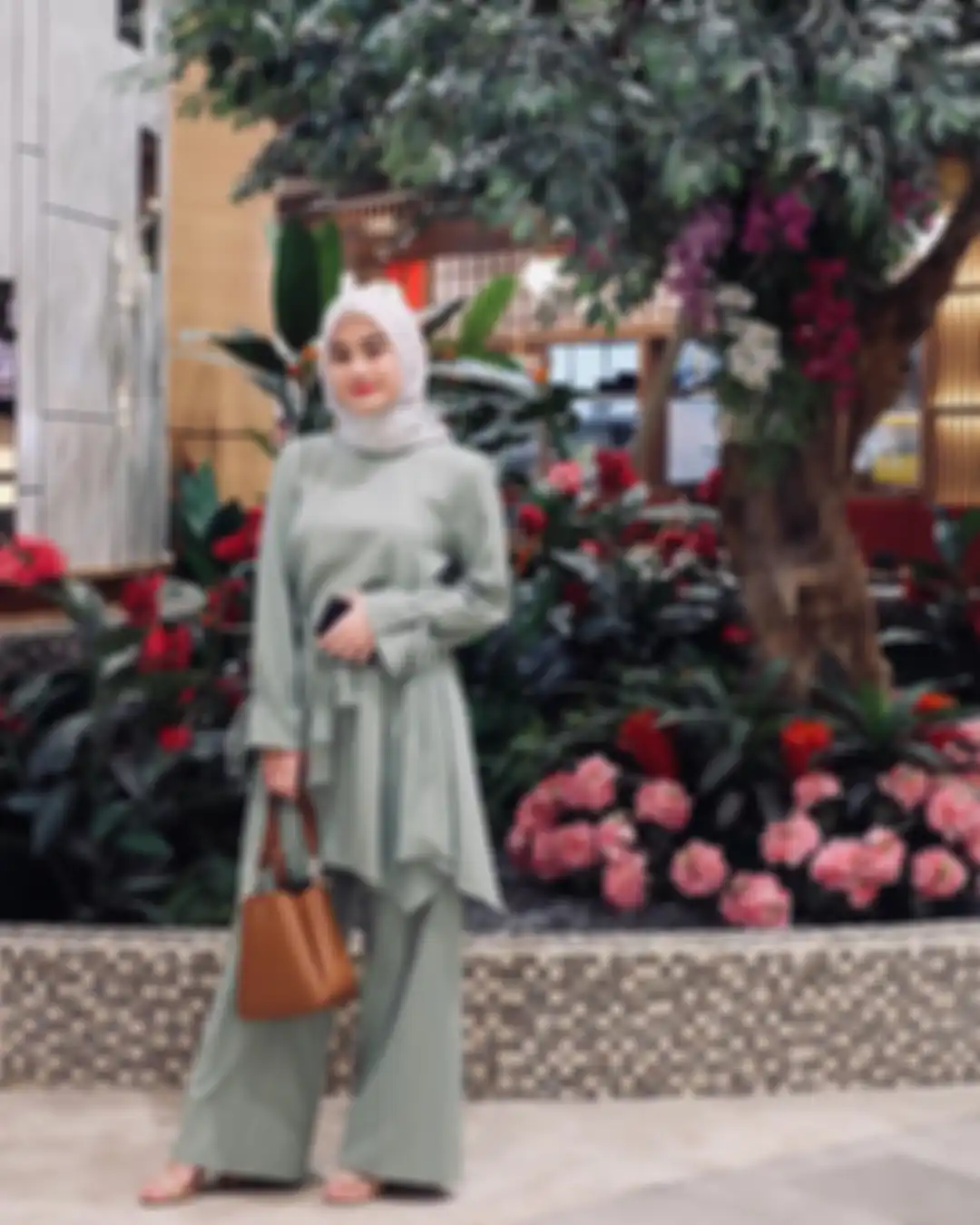Dinda Hauw