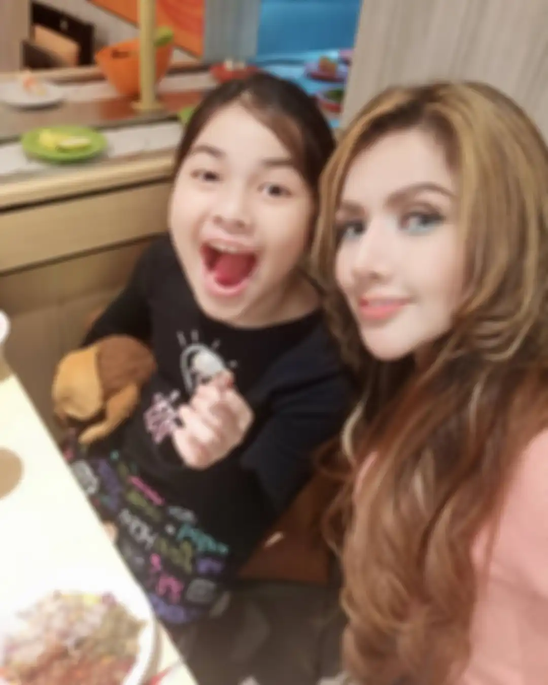 Keisha Aira Natania bersama sang mama, Barbie Kumalasari  