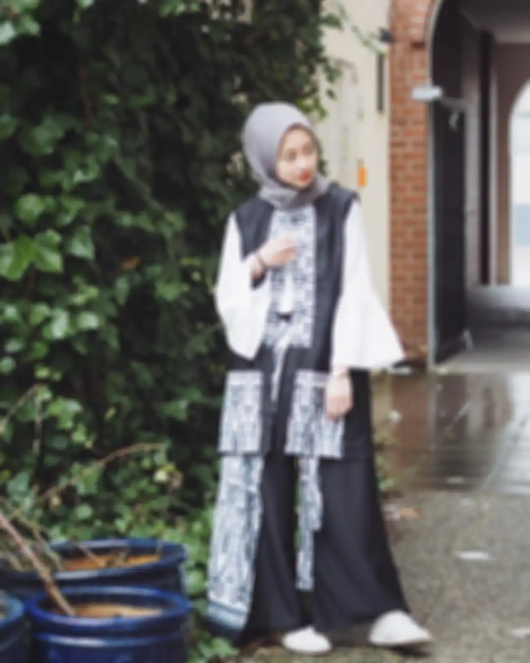 Outfit kondangan ala Gita Savitri