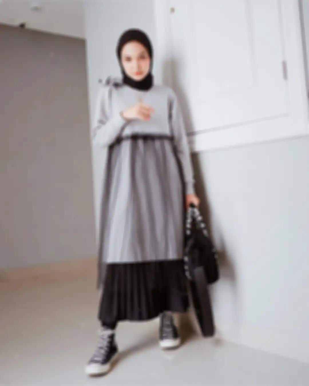 Ilustrasi OOTD hijab pakai model rok yang lagi ngetren